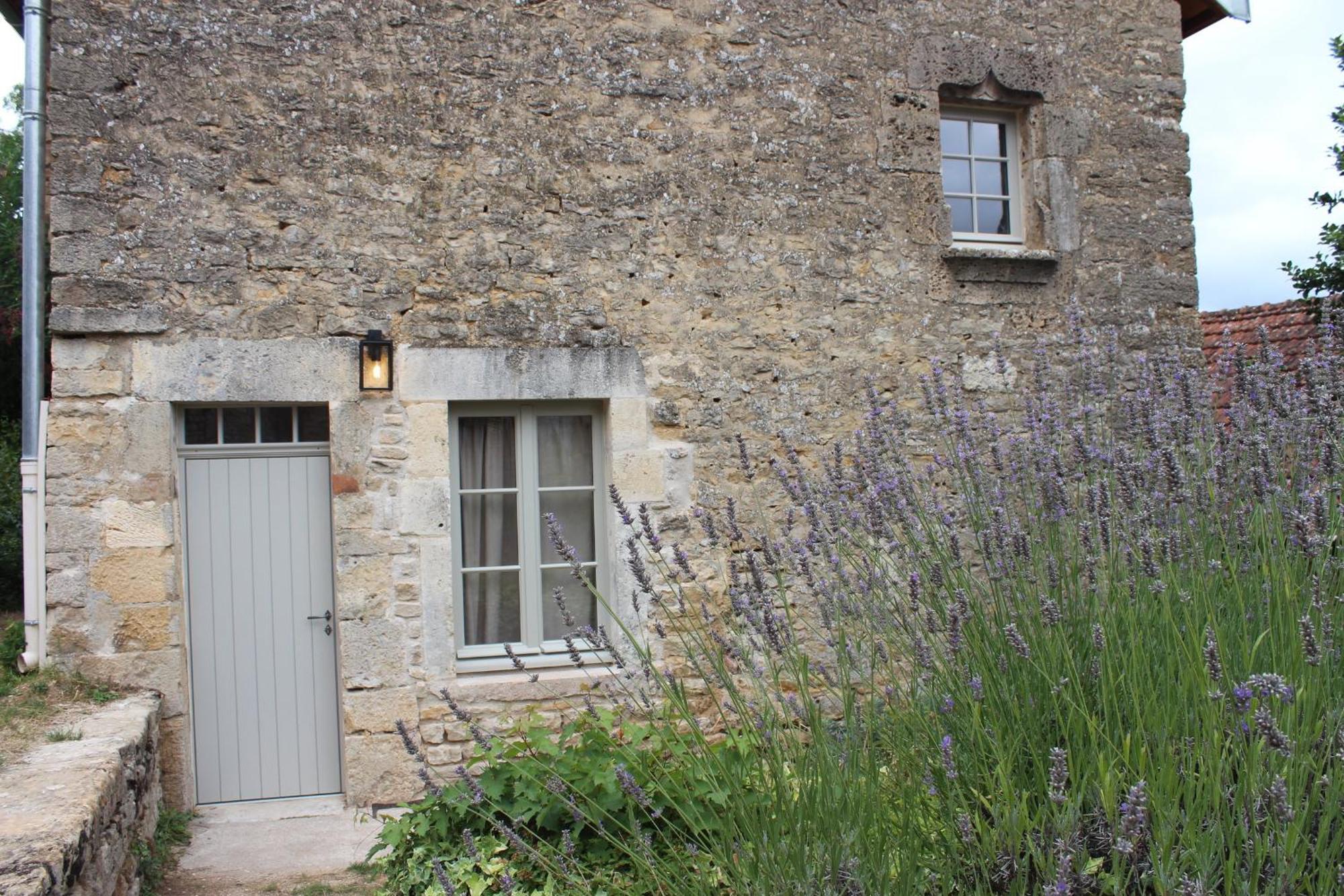 Chateauneuf Suites Exterior foto